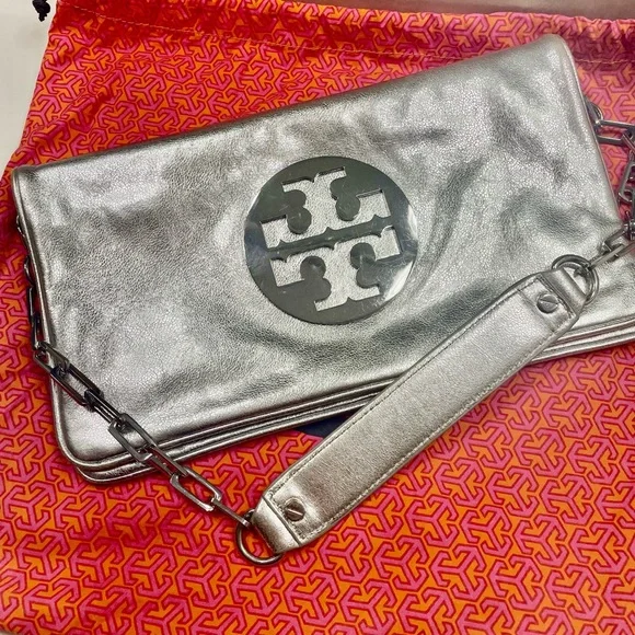 Tory Burch Metallic Reva Silver Clutch - Picture 13 of 14